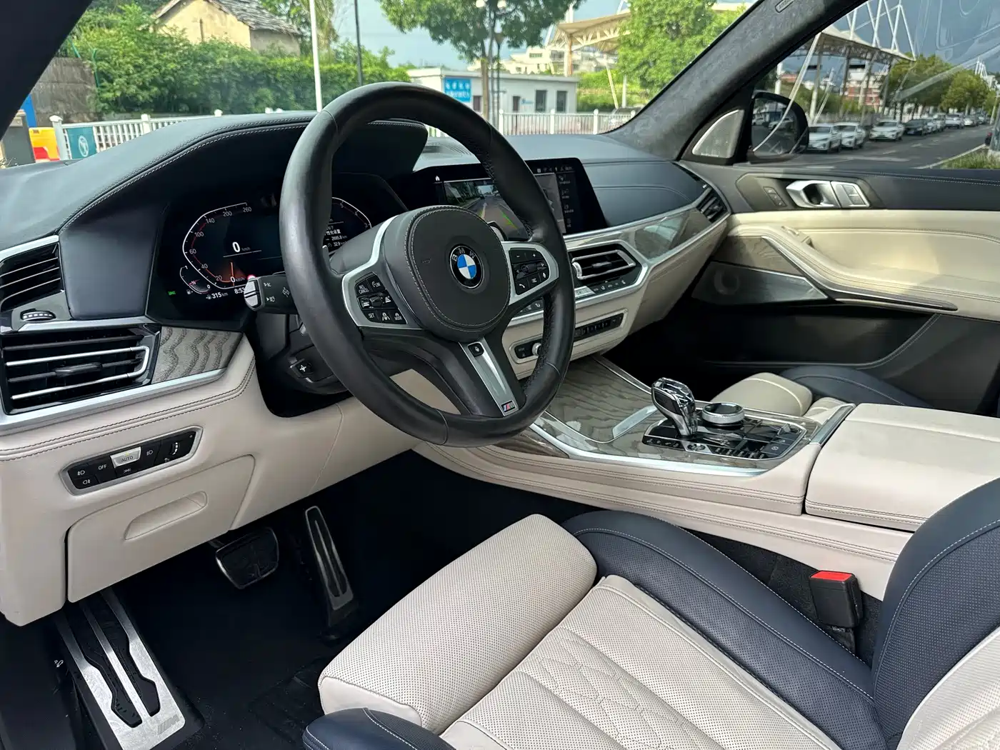 Фото 6 - BMW X7
