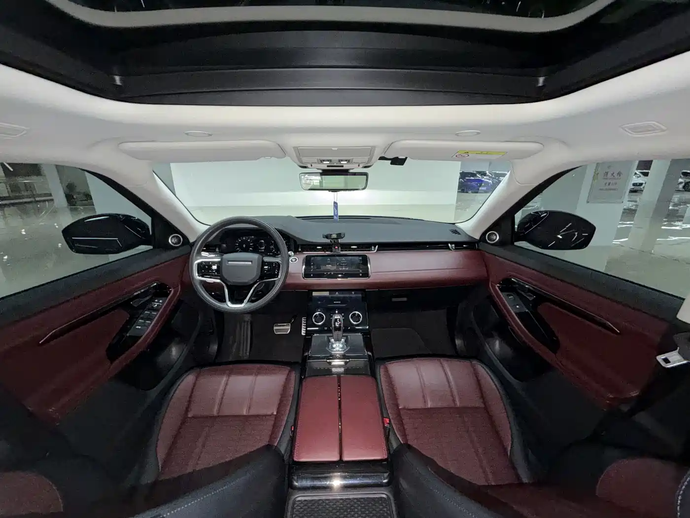 Land Rover Range Rover Evoque 2021 Range Rover Evoque L 249PS R-Dynamic First Edition Launch Edition фото 9