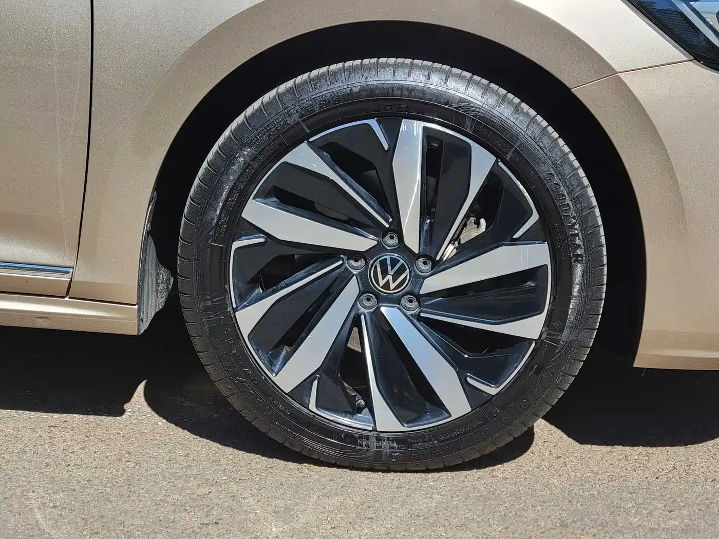 Volkswagen Passat 2022 330TSI Starlight Elite Edition фото 21