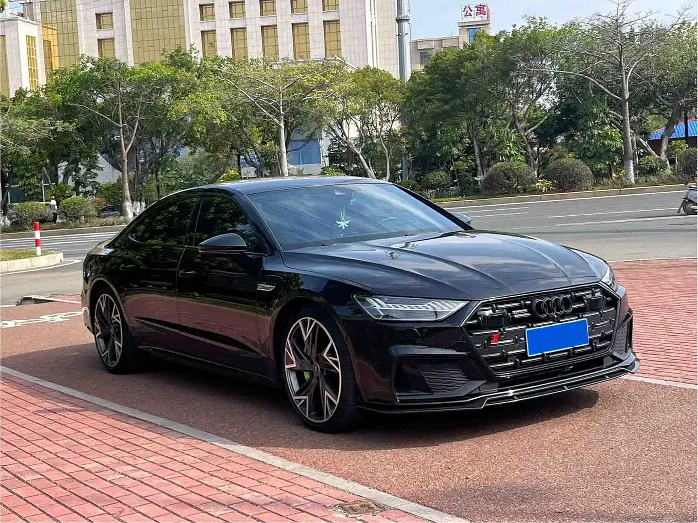 Audi A7L 2024 45 TFSI quattro S-line Black Warrior Edition фото 3