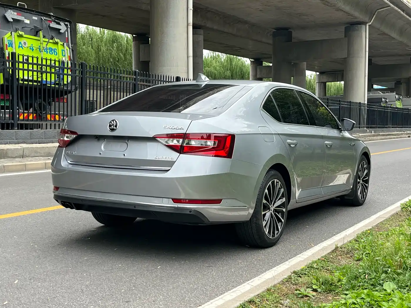 Škoda Superb 2016 TSI330 DSG Smart Edition фото 4