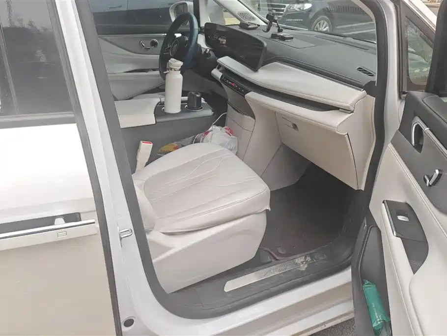 BUICK GL8 NEW ENERGY