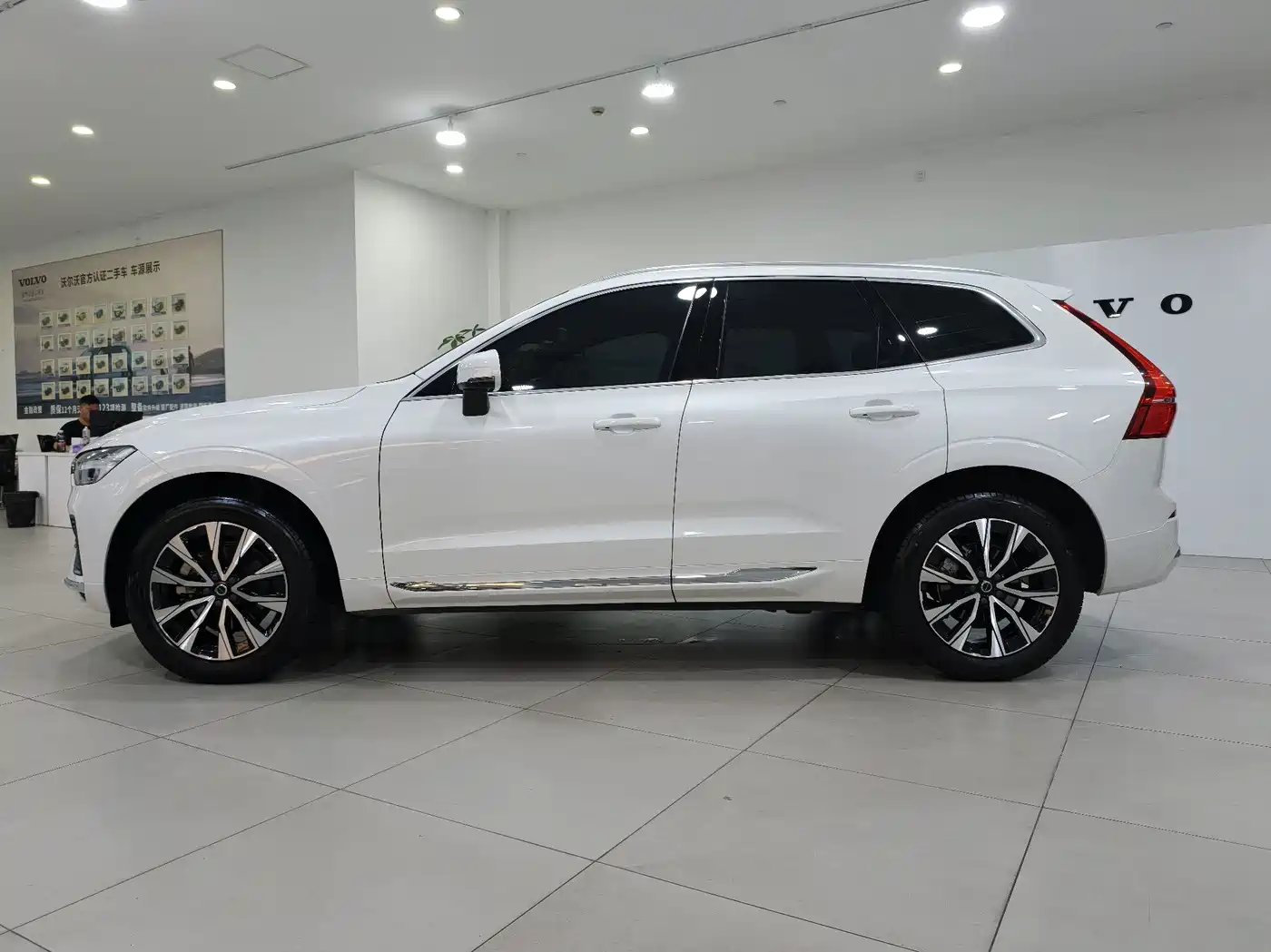 Фото 4 - Volvo XC60
