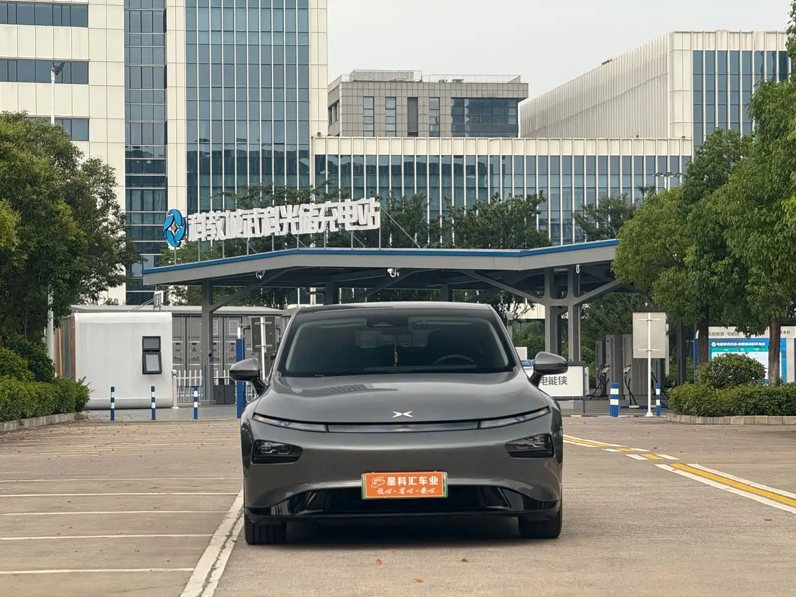 Фото 2 - XPeng P7