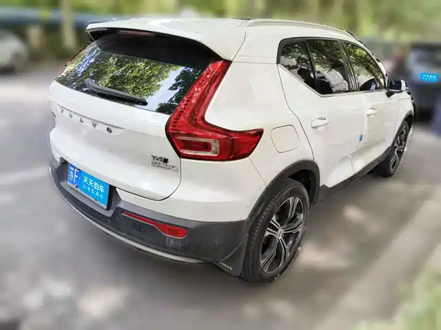 Volvo XC40 2022 Model T4 AWD Smart Vision Luxury Edition — фото 5