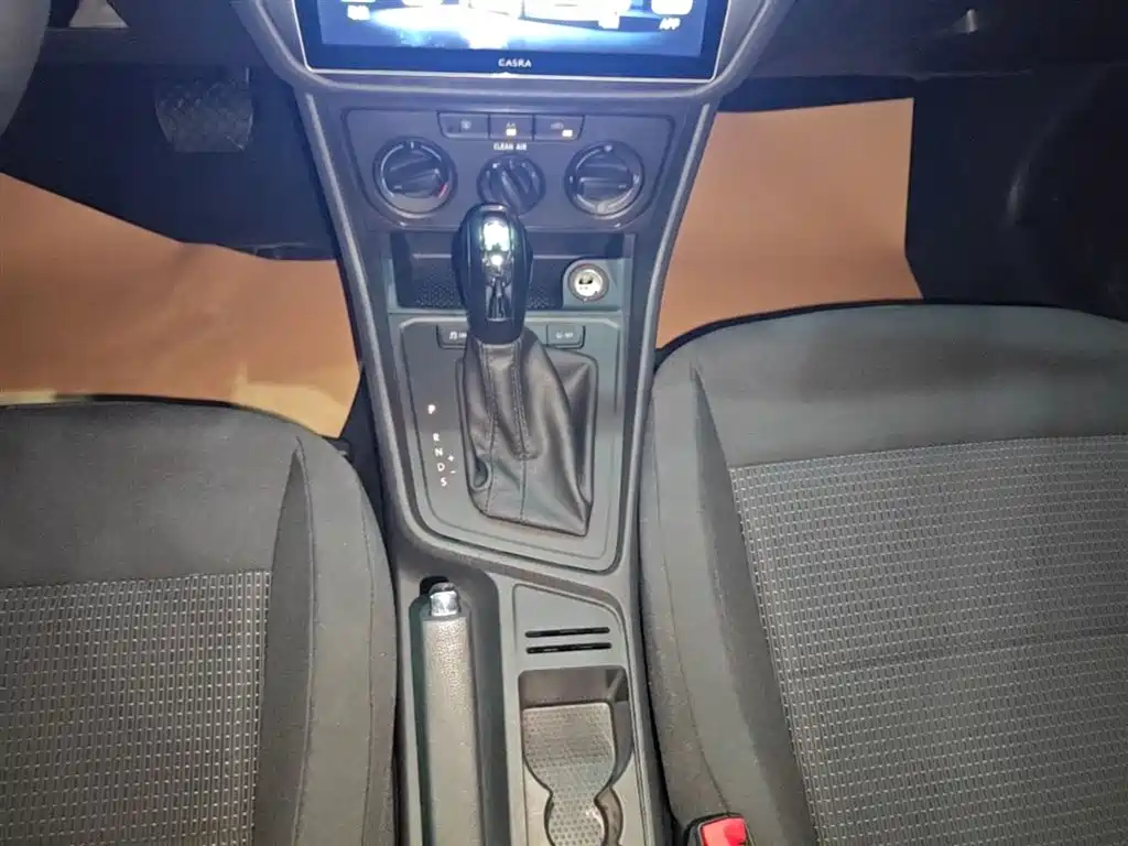 Volkswagen Lavida 2017 1.6L Automatic Trend Edition фото 14