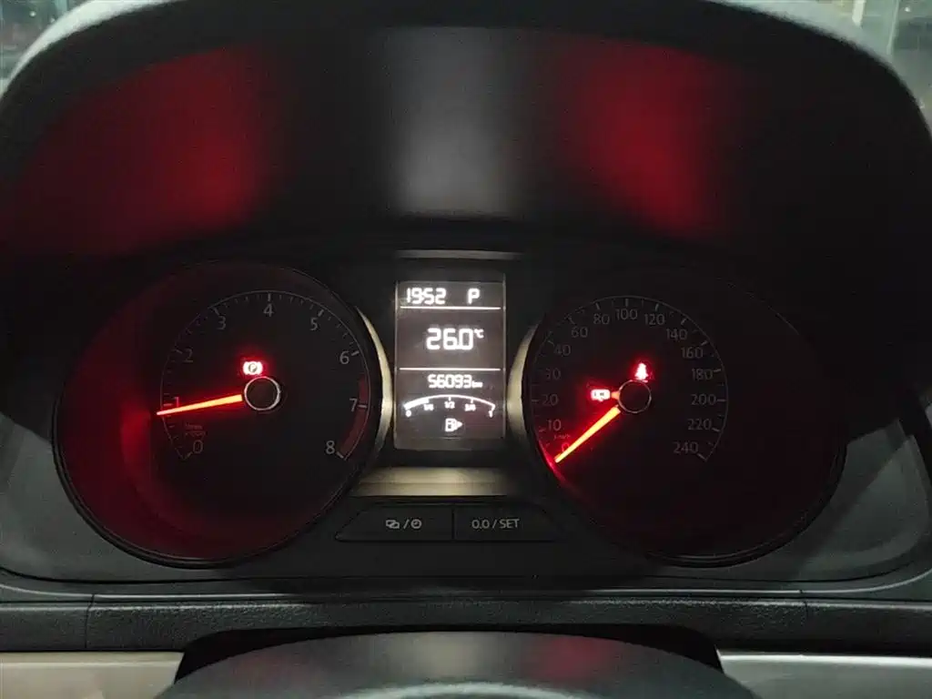Volkswagen Lavida 2017 1.6L Automatic Trend Edition фото 12