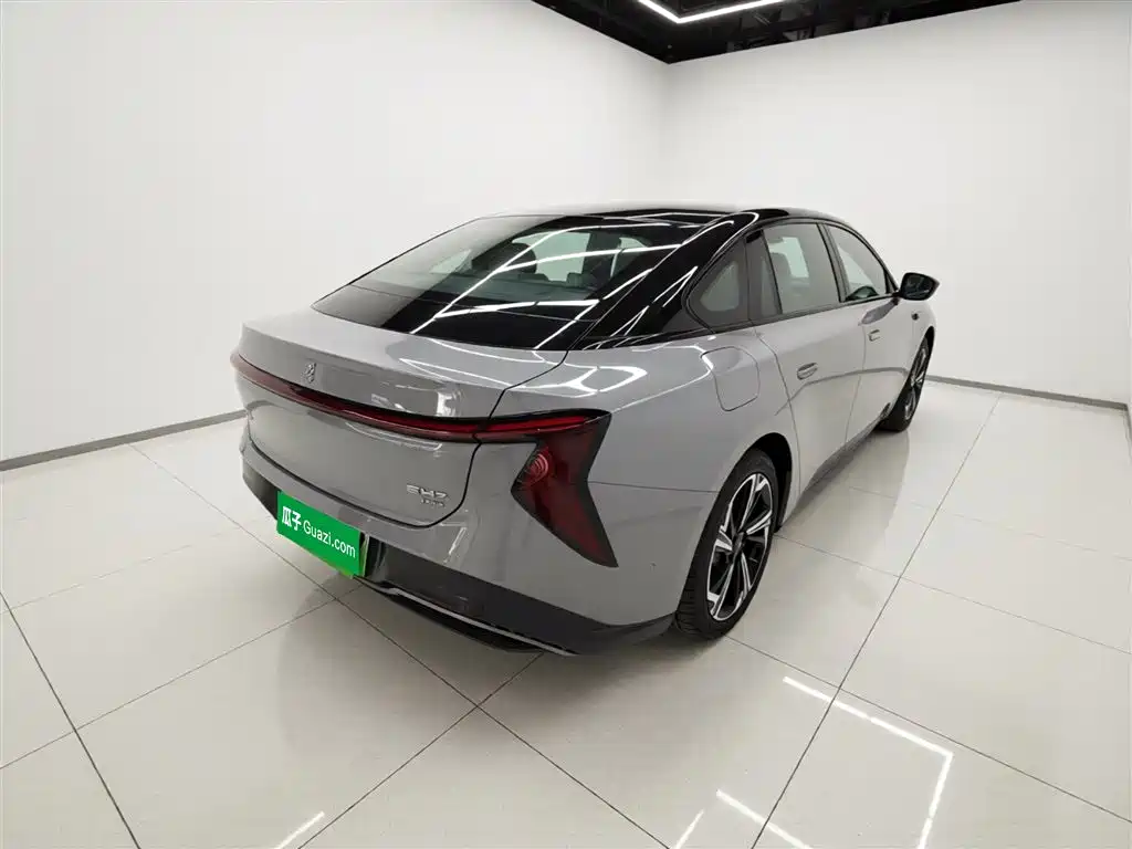 Hongqi EH7 2024 640 Pro+ AWD Edition фото 7