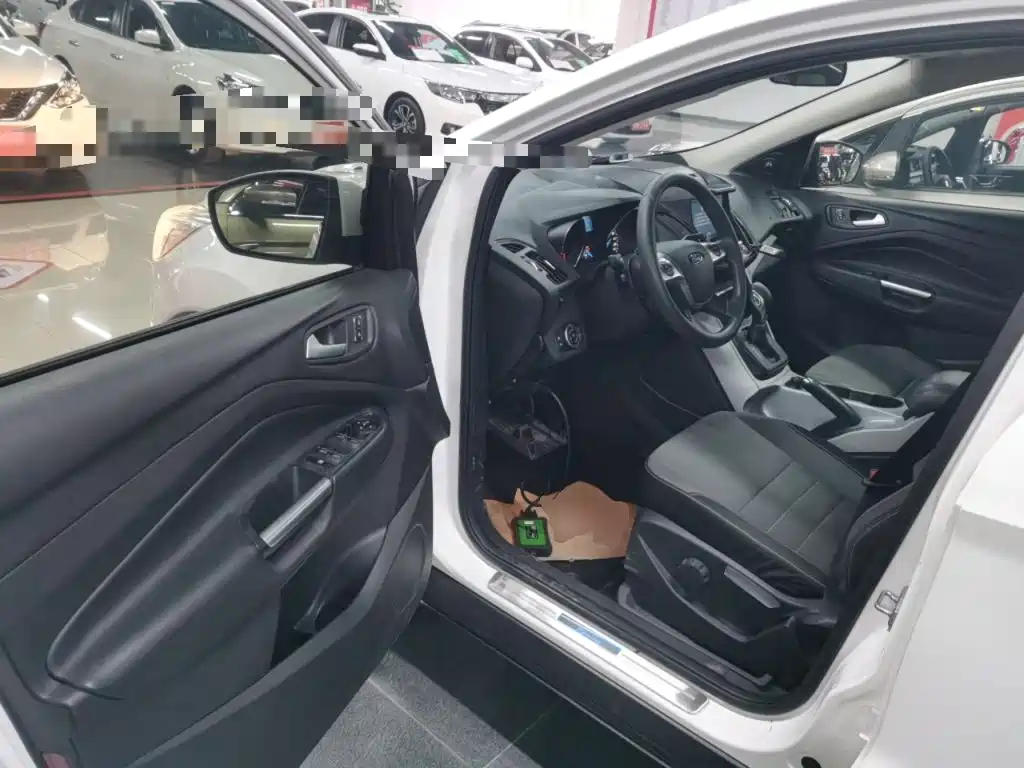 Фото 16 - Ford Kuga