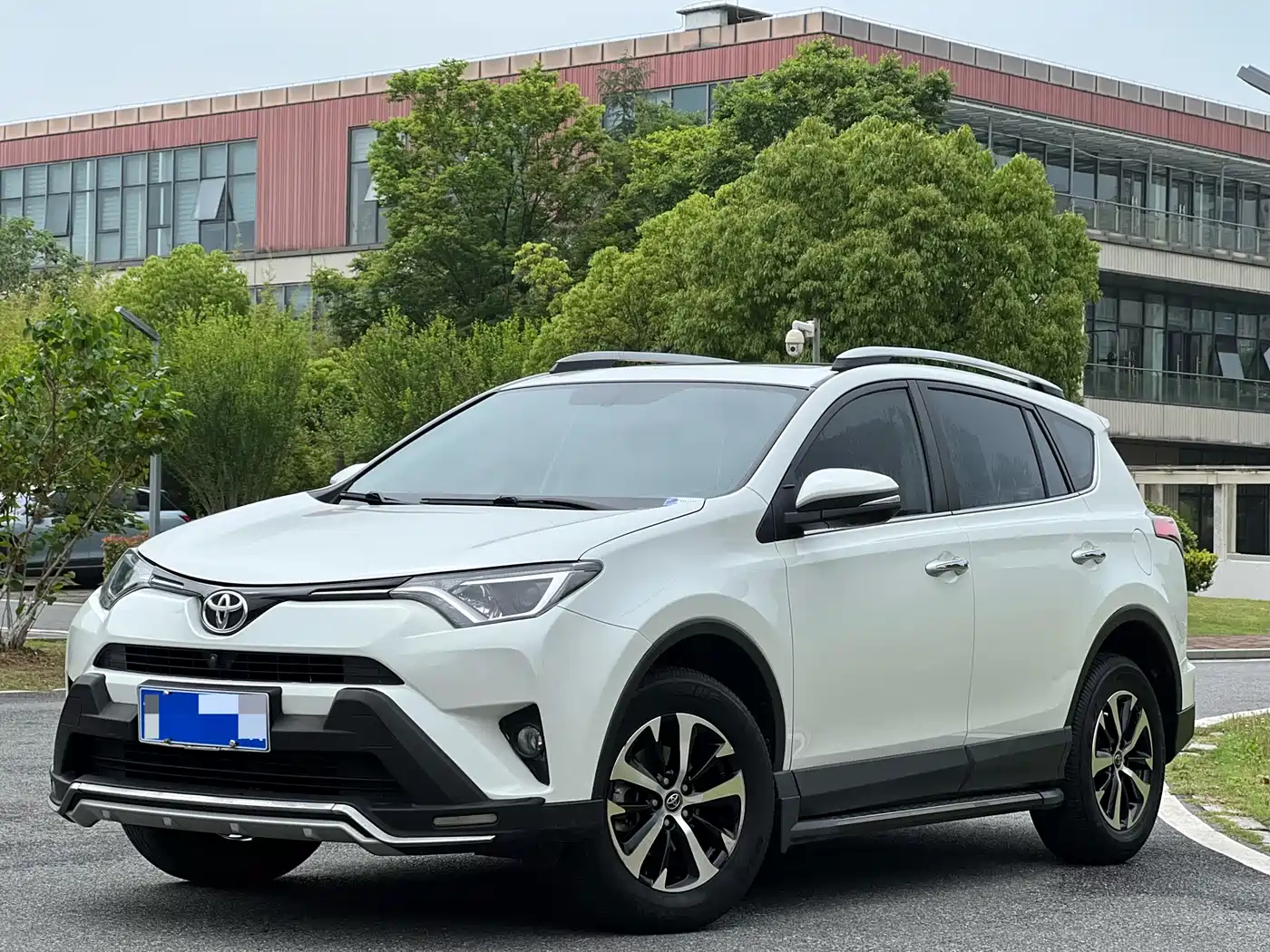 Toyota RAV4 Rongfang 2016 2.0L CVT 2WD Comfort (China V)