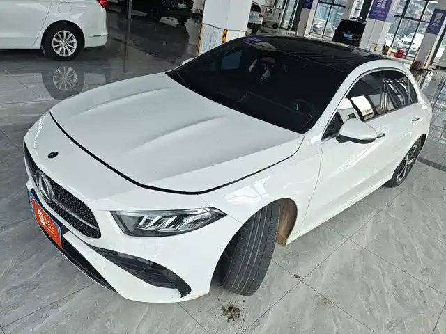 Mercedes-Benz A-Class 2023 A 200 L Fashion — фото 1