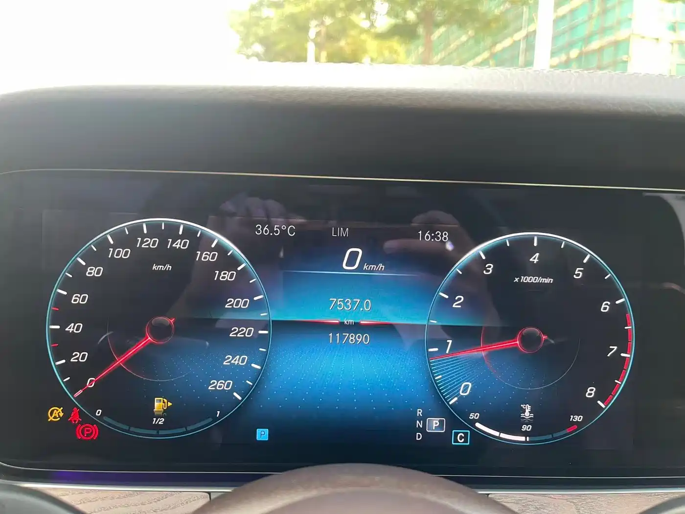 Фото 9 - Mercedes-Benz E-Class