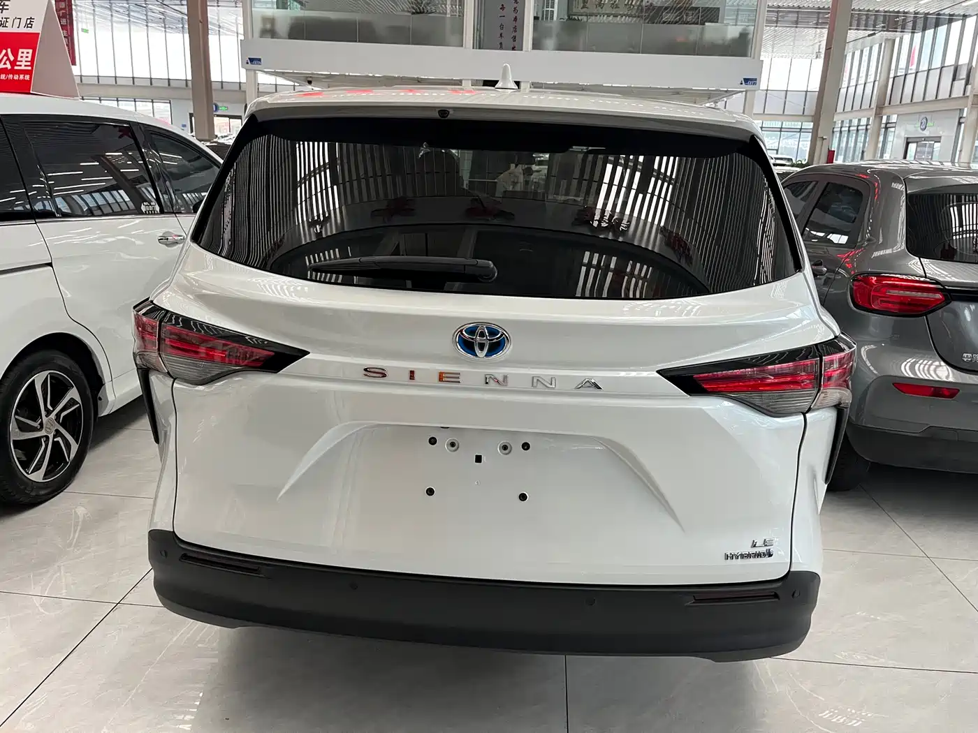 Toyota Sienna 2021 2.5L Hybrid Comfort Edition фото 8