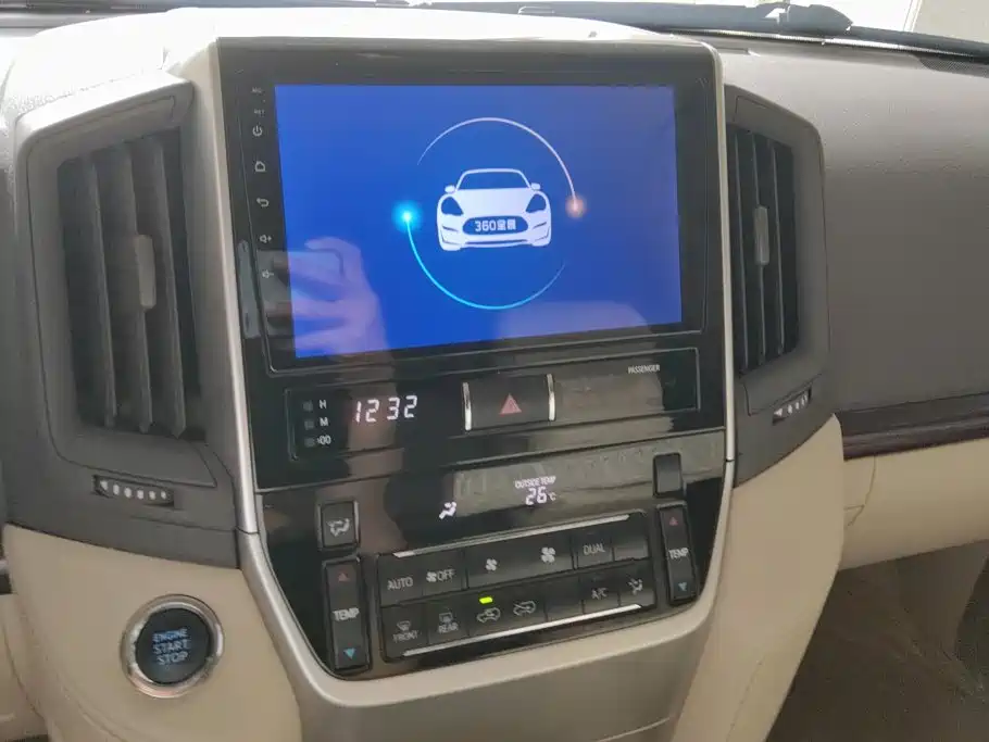 Toyota Land Cruiser (Import) 2019