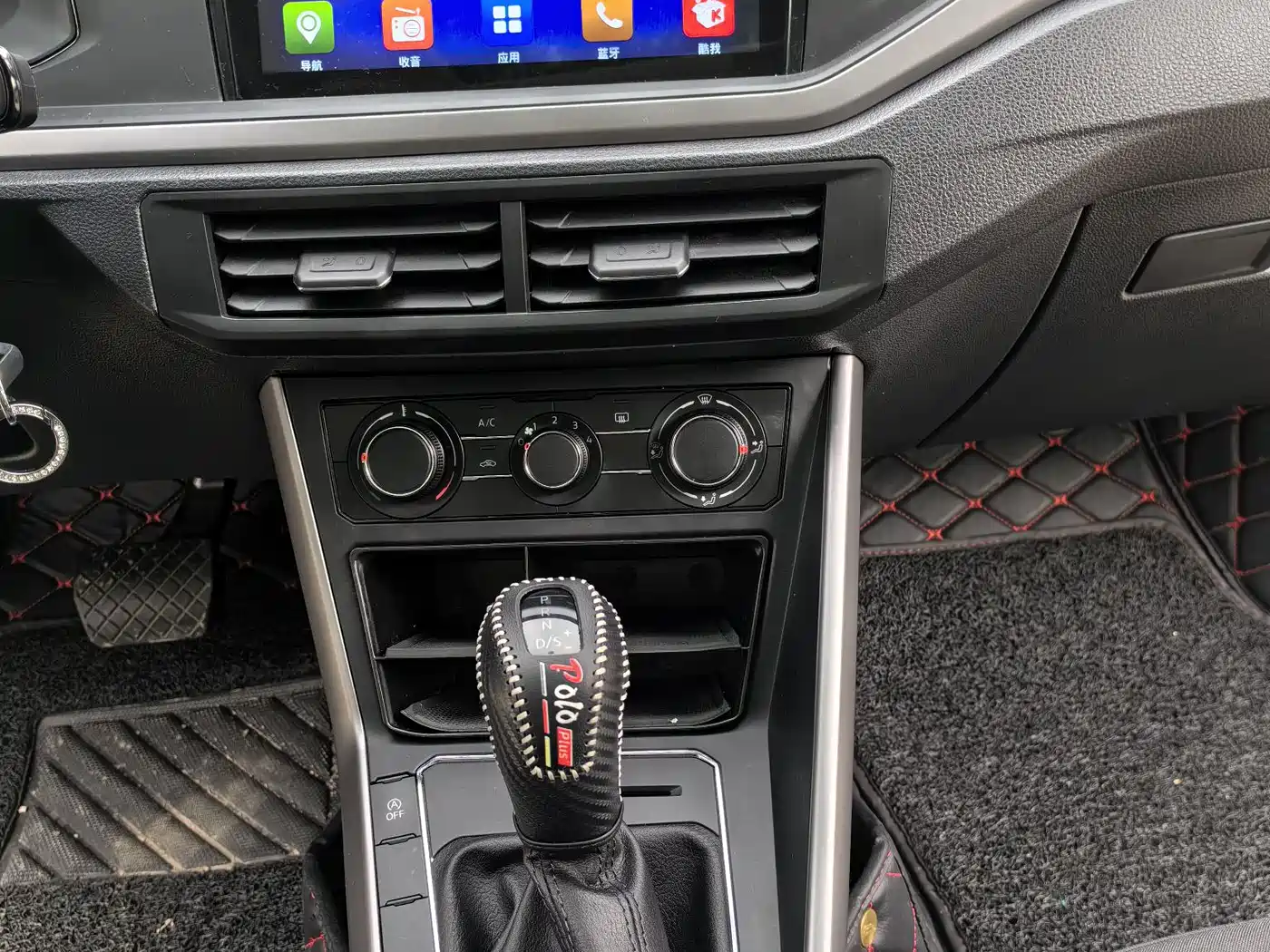 Volkswagen Polo 2019 Plus 1.5L Automatic Panorama Enjoyment Edition фото 9