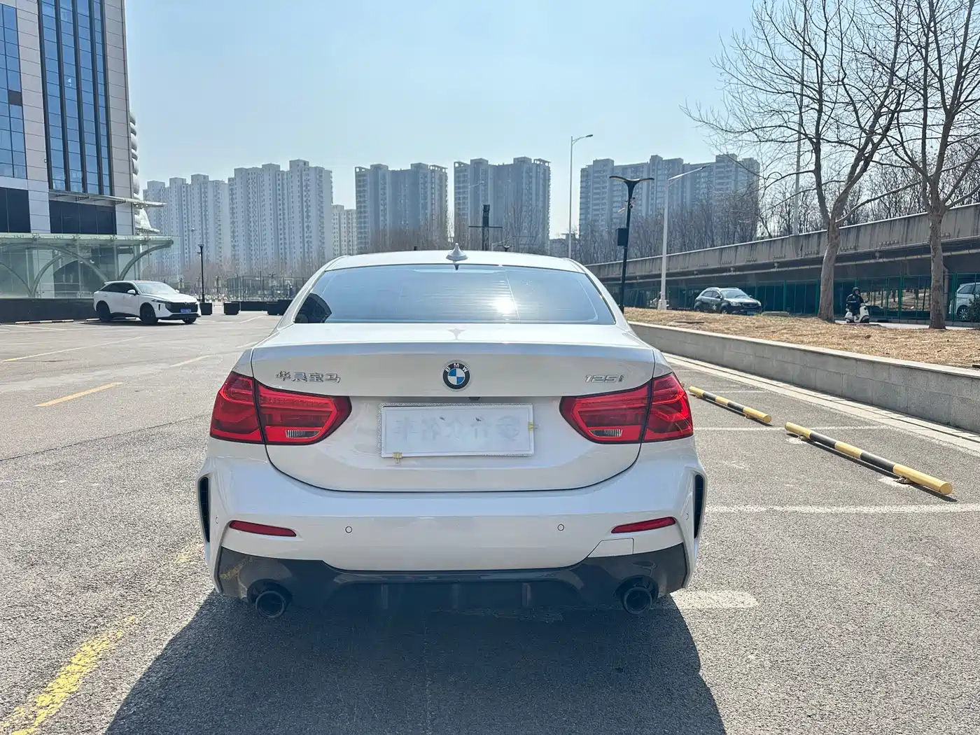 BMW 1 Series 2022 125i M Sport Shadow Edition фото 10