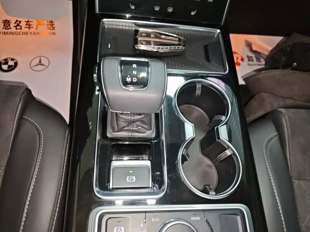 Hongqi HS7 2022 2022 2.0T DCT 2WD ZhiLian QiXiang Edition 5-seater