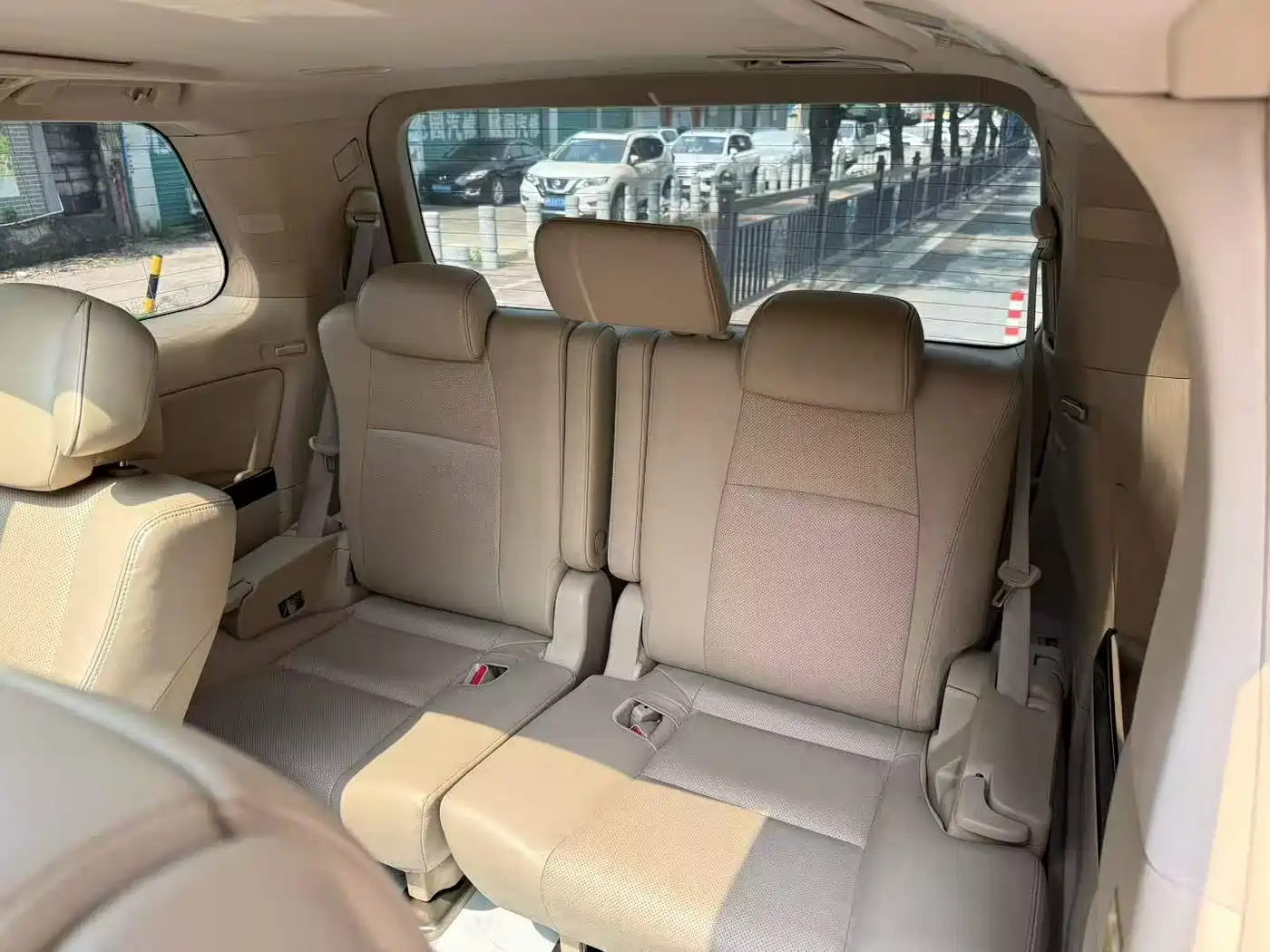 Фото 7 - Toyota Alphard