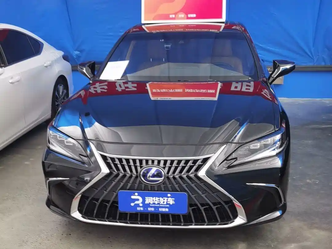 Фото 2 - Lexus ES