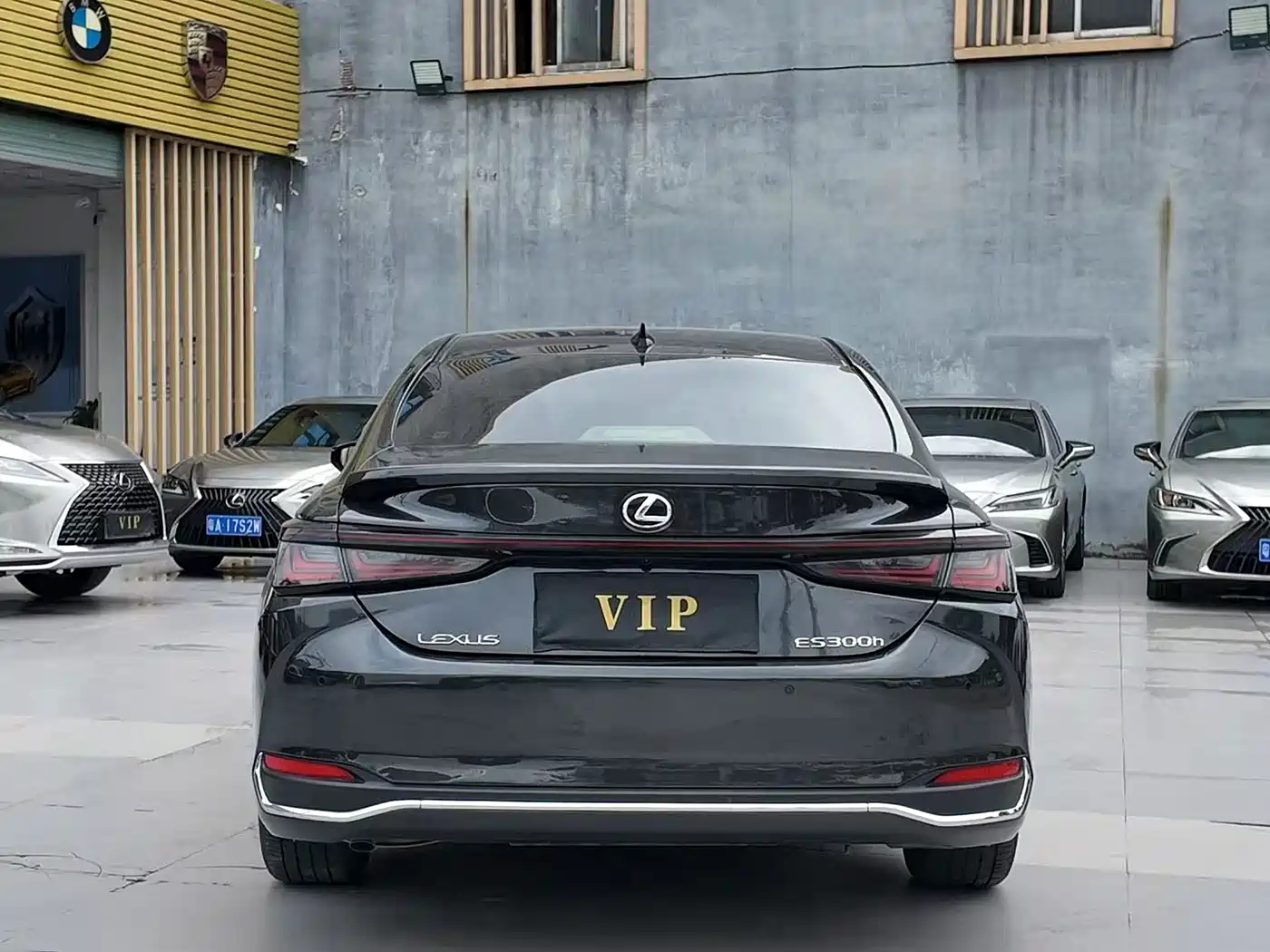 Фото 10 - Lexus ES