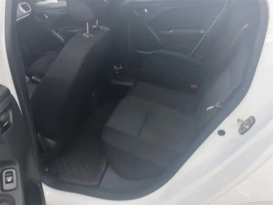 Peugeot 301 2014 1.6L Automatic Comfort Edition фото 11
