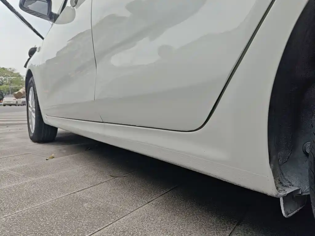 Kia K2 2018 2017 Sedan 1.4L AT 15th Anniversary Special Edition GLS