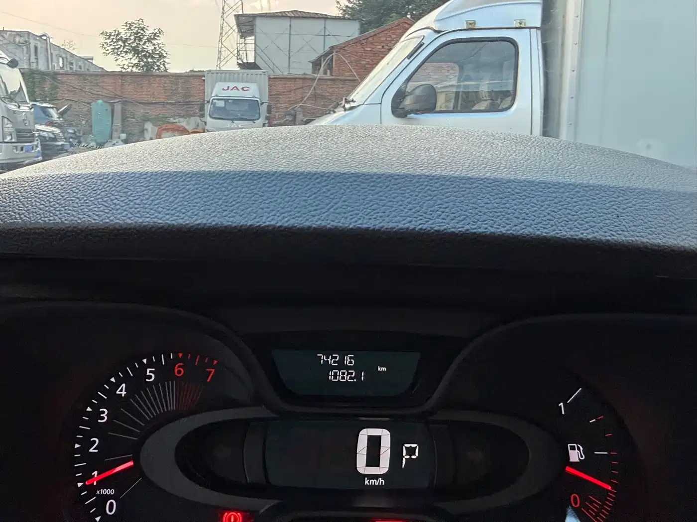 Renault Captur 2019 2015 Model 1.2T Automatic Standard Edition