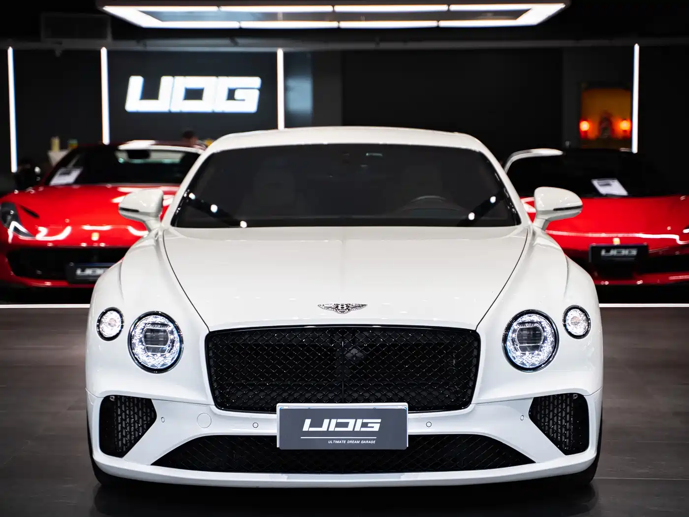 Bentley Continental 2024 4.0T GT V8 фото 3