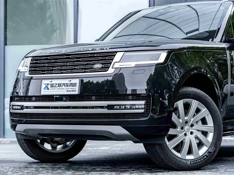 Land Rover Range Rover 2024 3.0 L6 400PS Golden Age Extended 7-Seater фото 2