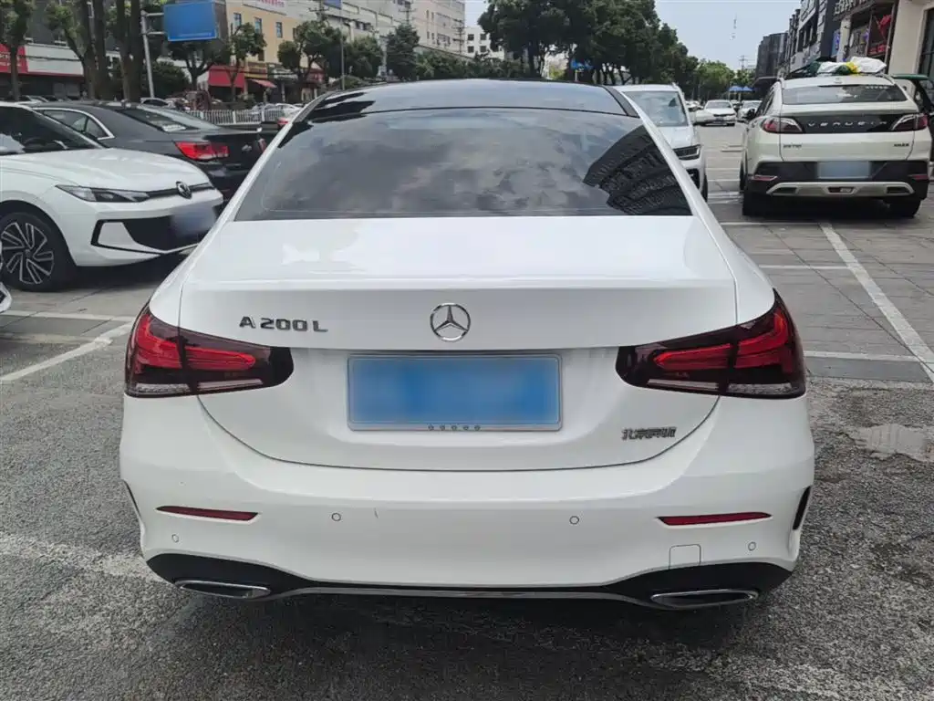 Mercedes-Benz A-Class 2019 A 200 L Sport Sedan фото 6