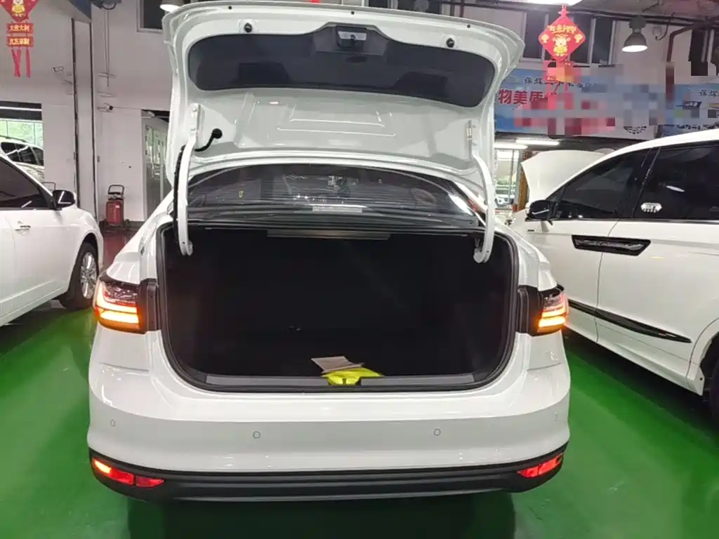 Volkswagen Lavida 2025 New Edge 1.5L Outstanding New Ease фото 19