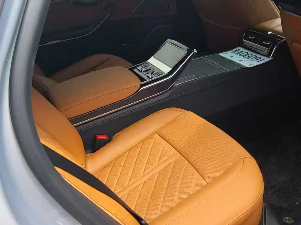 Photo 6 - Audi A8