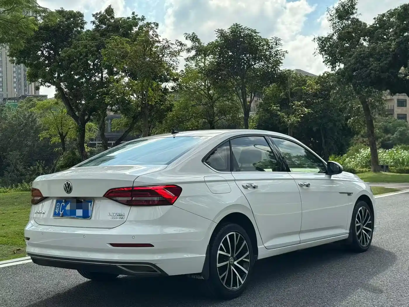 Volkswagen Lavida 2018 280TSI DSG Luxury Edition China V фото 9
