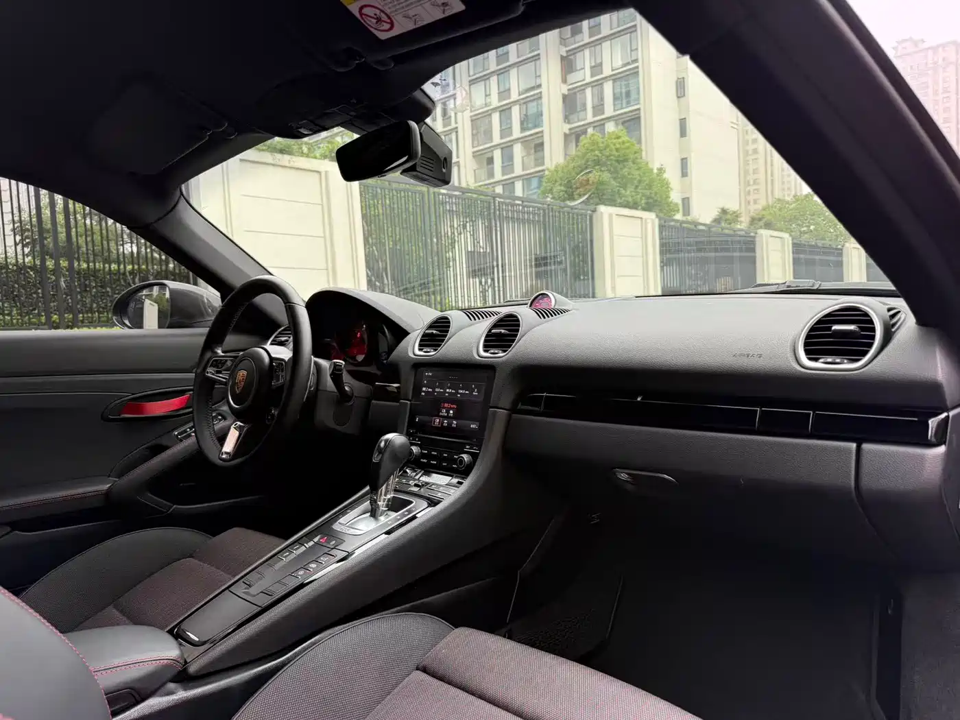 Porsche 718 2019 Cayman T 2.0T фото 13