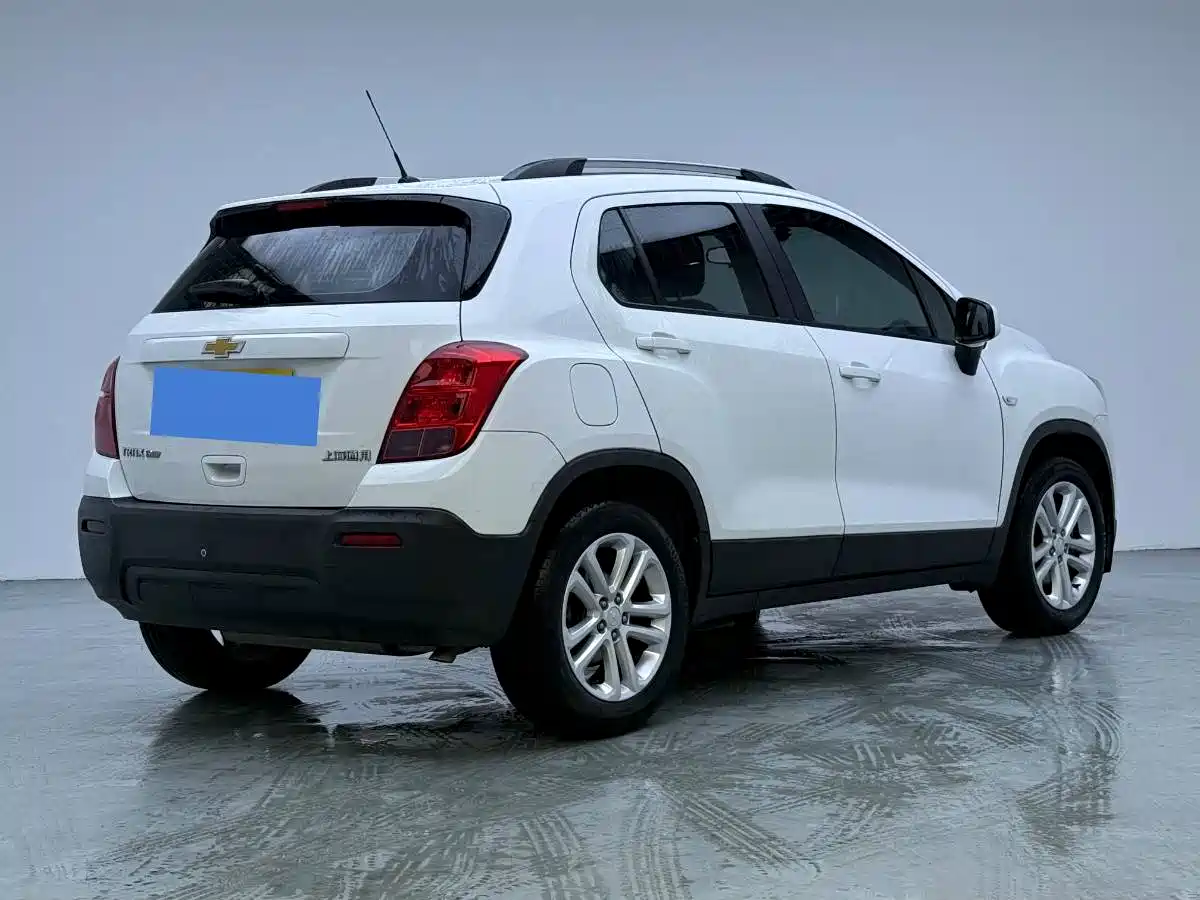 Chevrolet Trax 2016 1.4T Automatic 2WD Comfort Sunroof Edition фото 6