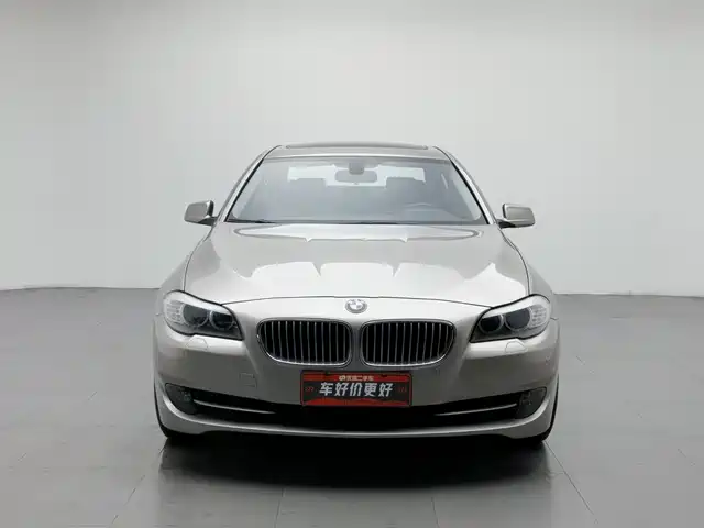 BMW 5 Series 2013 525Li Luxury — фото 3