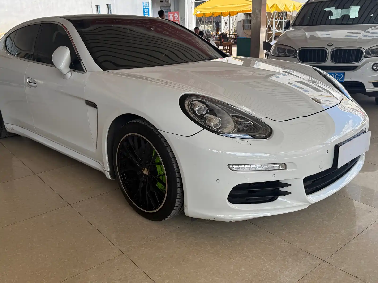 صورة 2 - Porsche Panamera