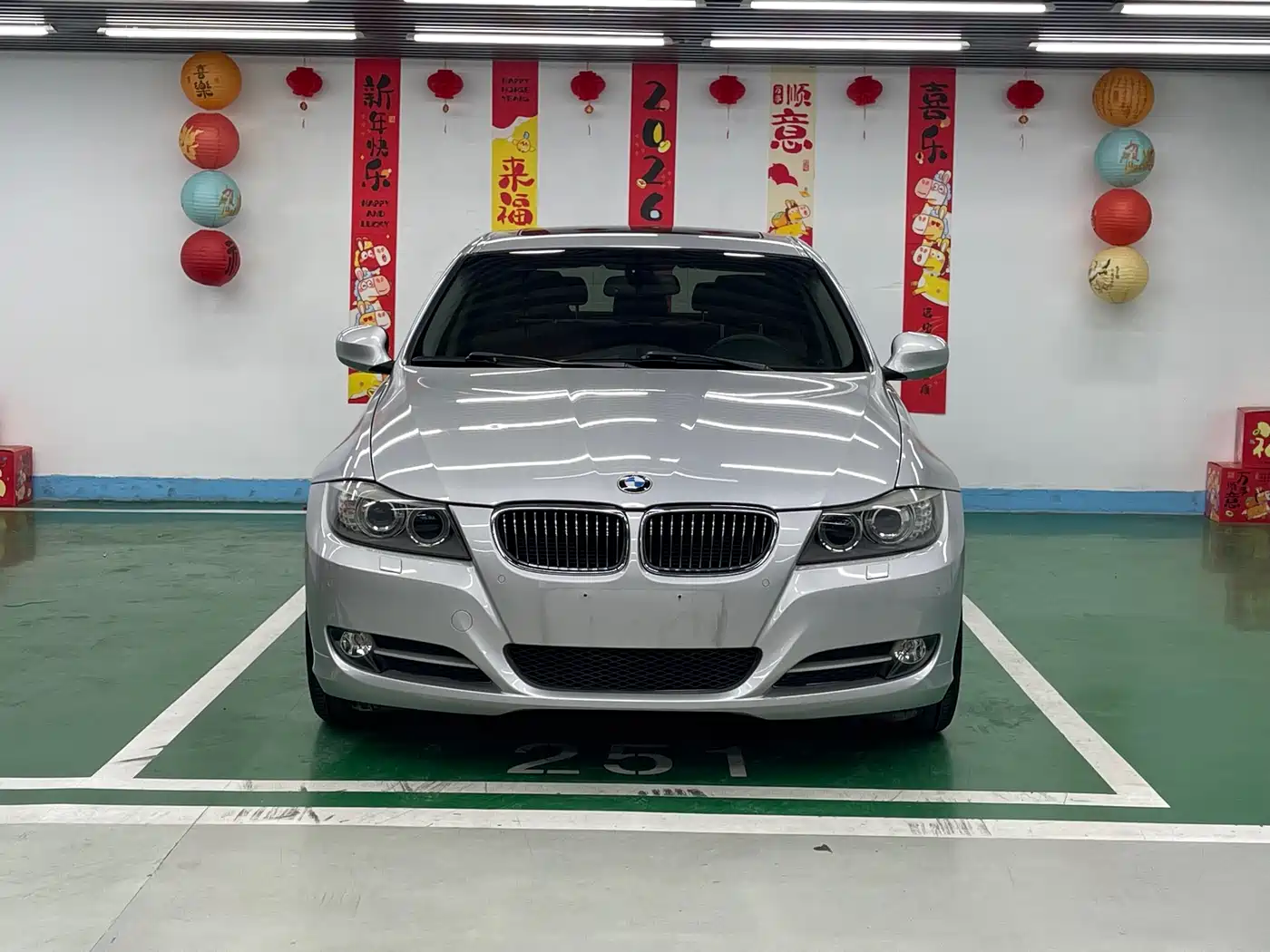 BMW 3 Series 2011 320i Luxury фото 2
