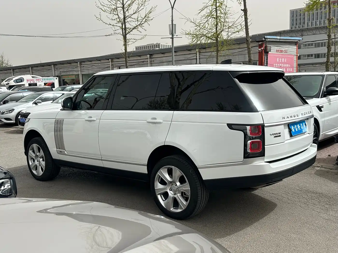Land Rover Range Rover 2019 3.0 SC V6 Heritage Extended Edition фото 17