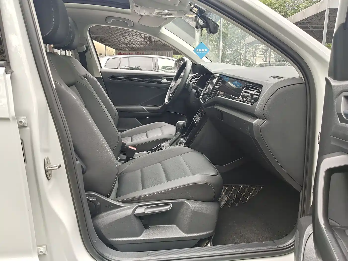 Volkswagen T-ROC 2021 280TSI DSG 2WD Comfort Smart Connect Edition фото 18