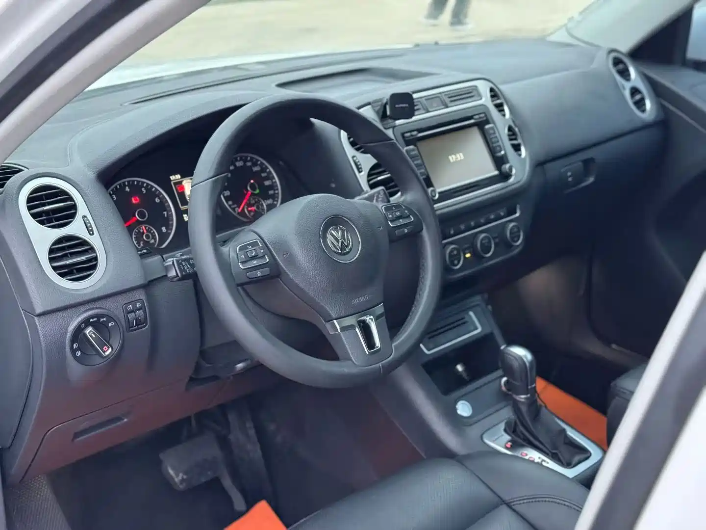 Photo 6 - Volkswagen Tiguan
