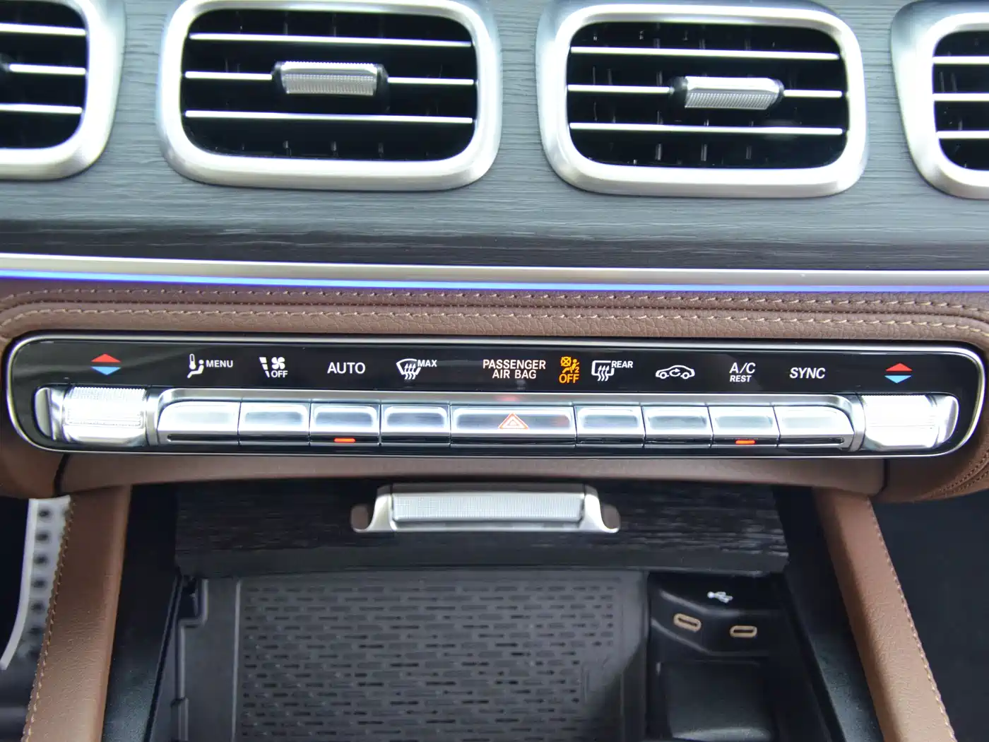 Mercedes-Benz GLS 2024 GLS 450 4MATIC Fashion Edition фото 6
