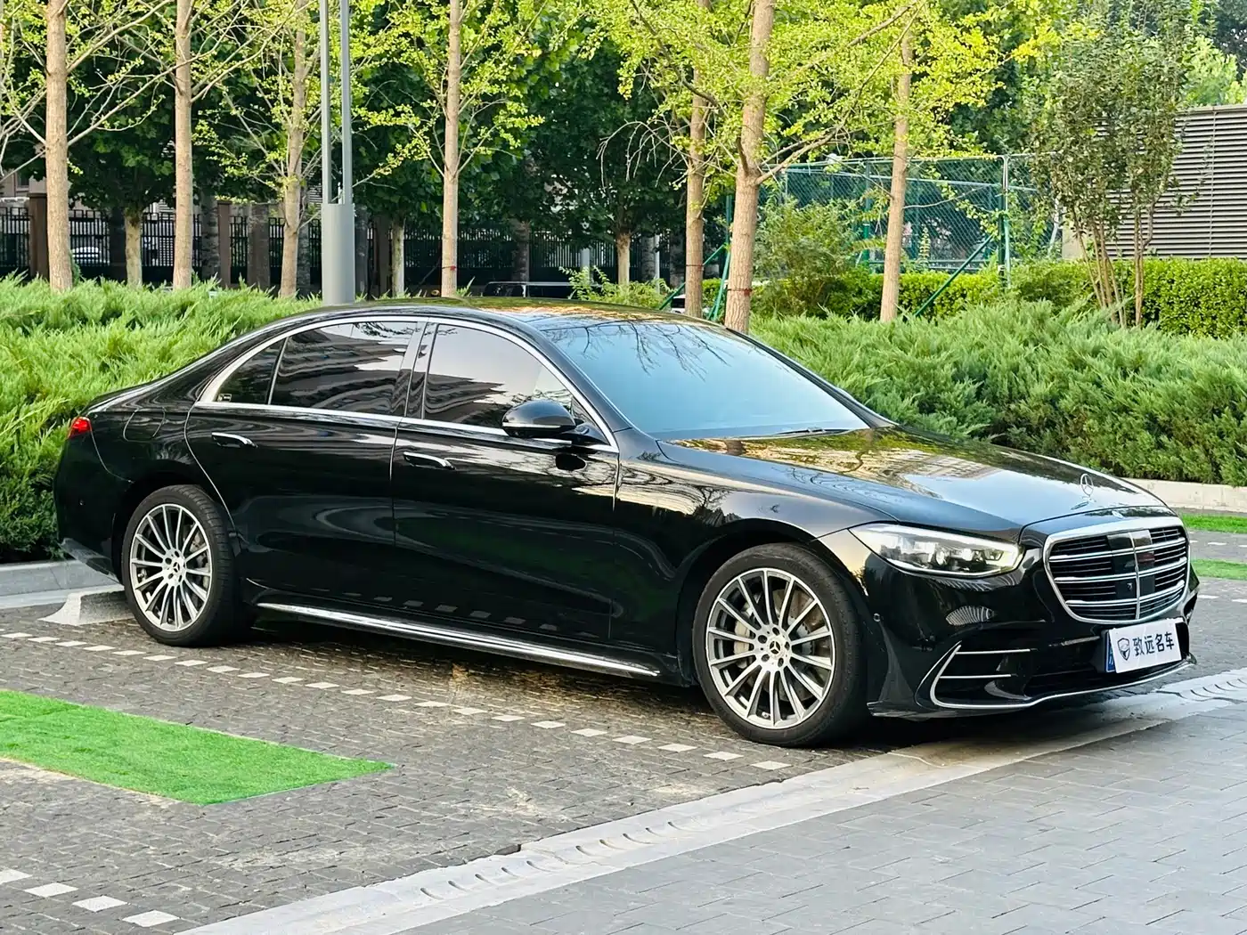 Фото 3 - Mercedes-Benz S-Class