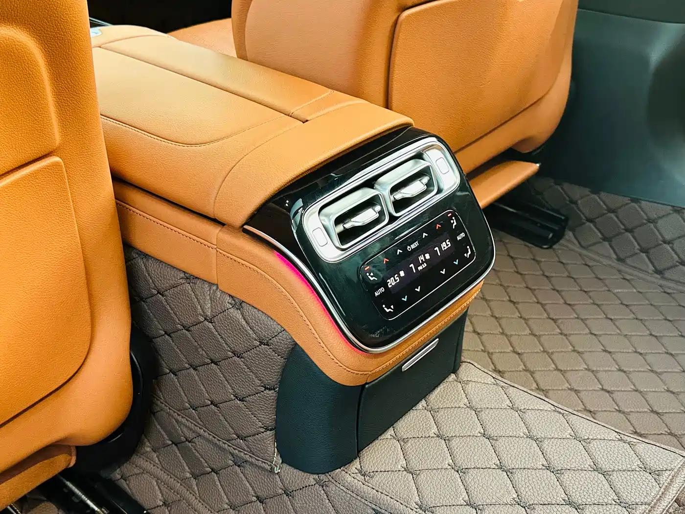Фото 14 - Mercedes-Benz S-Class