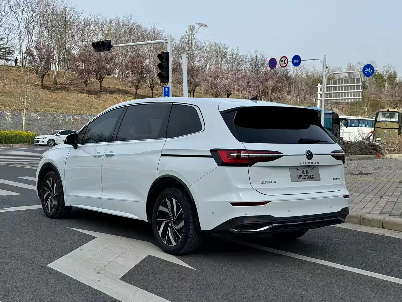 Volkswagen Viloran 2020 330TSI Luxury Edition фото 5