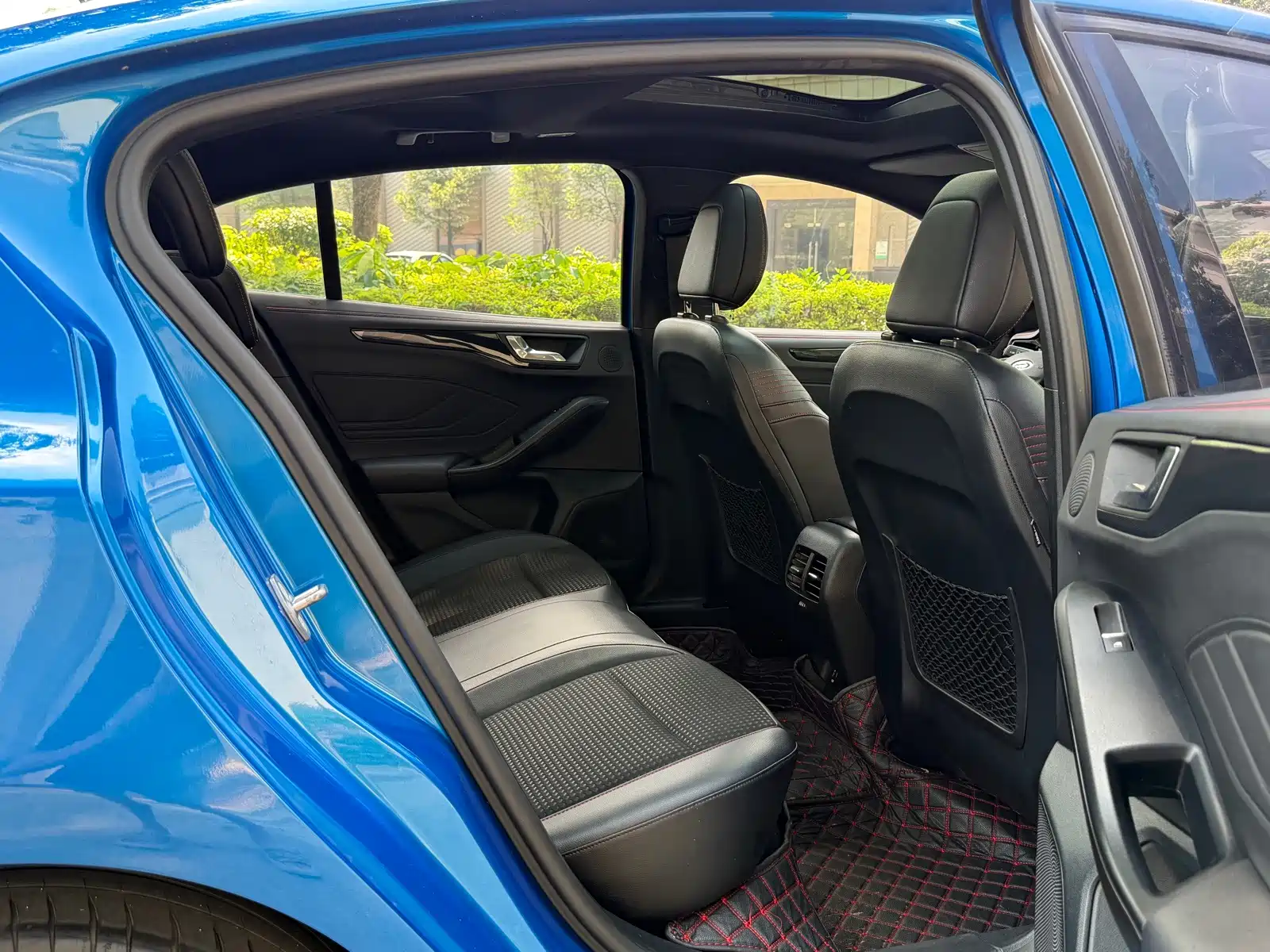 Фото 11 - Ford Focus