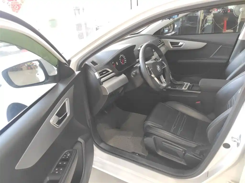 BYD Qin 2019 1.5L Automatic Luxury Edition фото 13