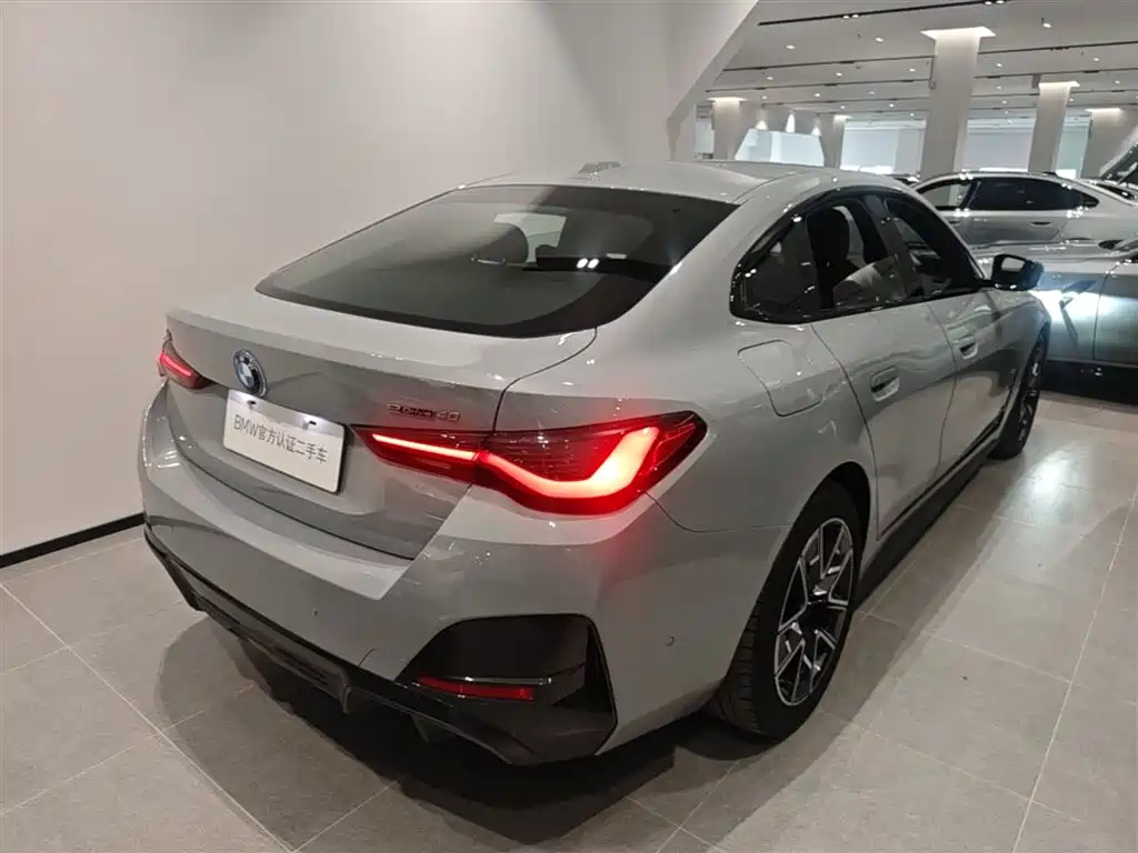BMW i4 2023 eDrive40 фото 12