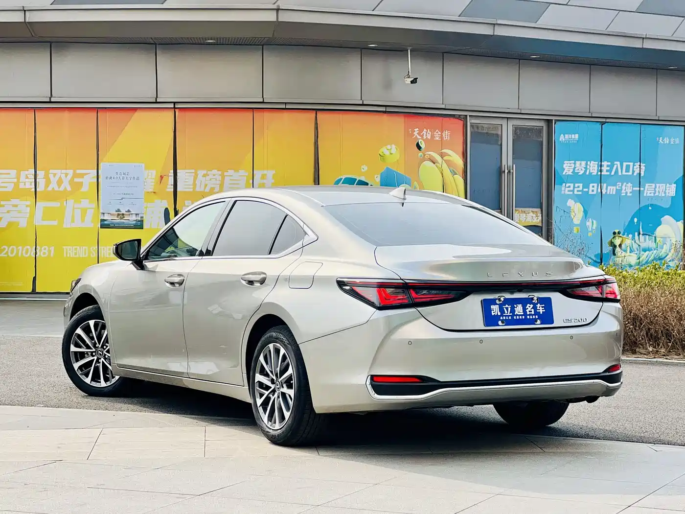 Lexus ES 2025 200 Ultimate Edition фото 5