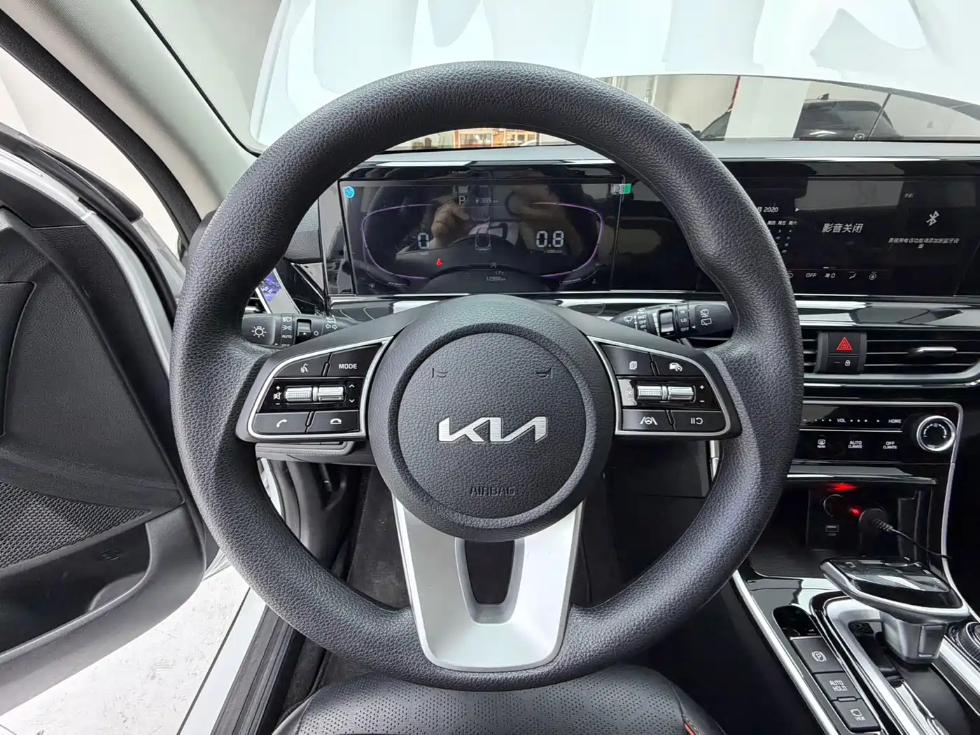 Kia Seltos 2023 1.5L CVT Luxury Edition фото 10